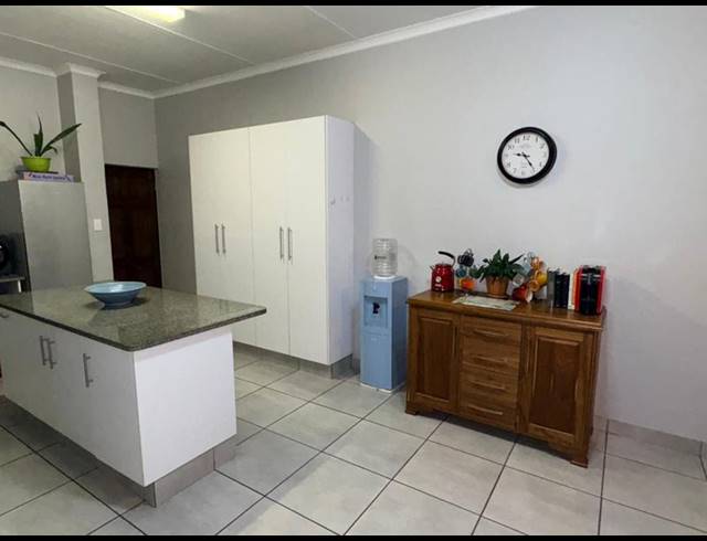2 BEDROOM APARTMENT FOR SALE IN ISLAND VIEW